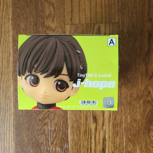 BTS j-hope Q Posket - Picture 3 of 3
